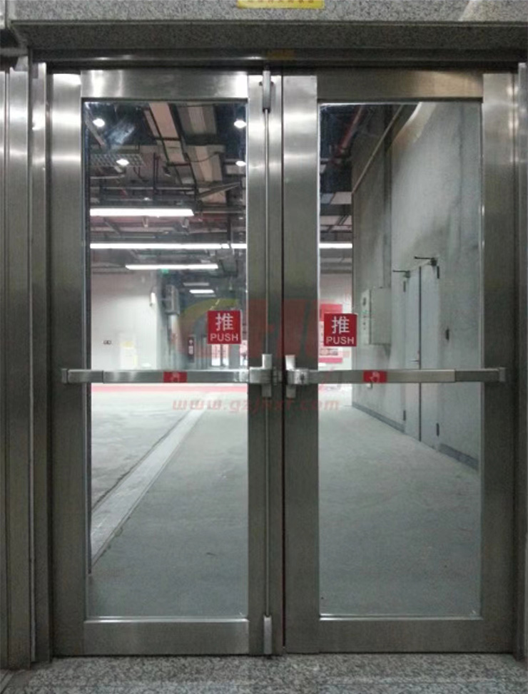 抗风压门